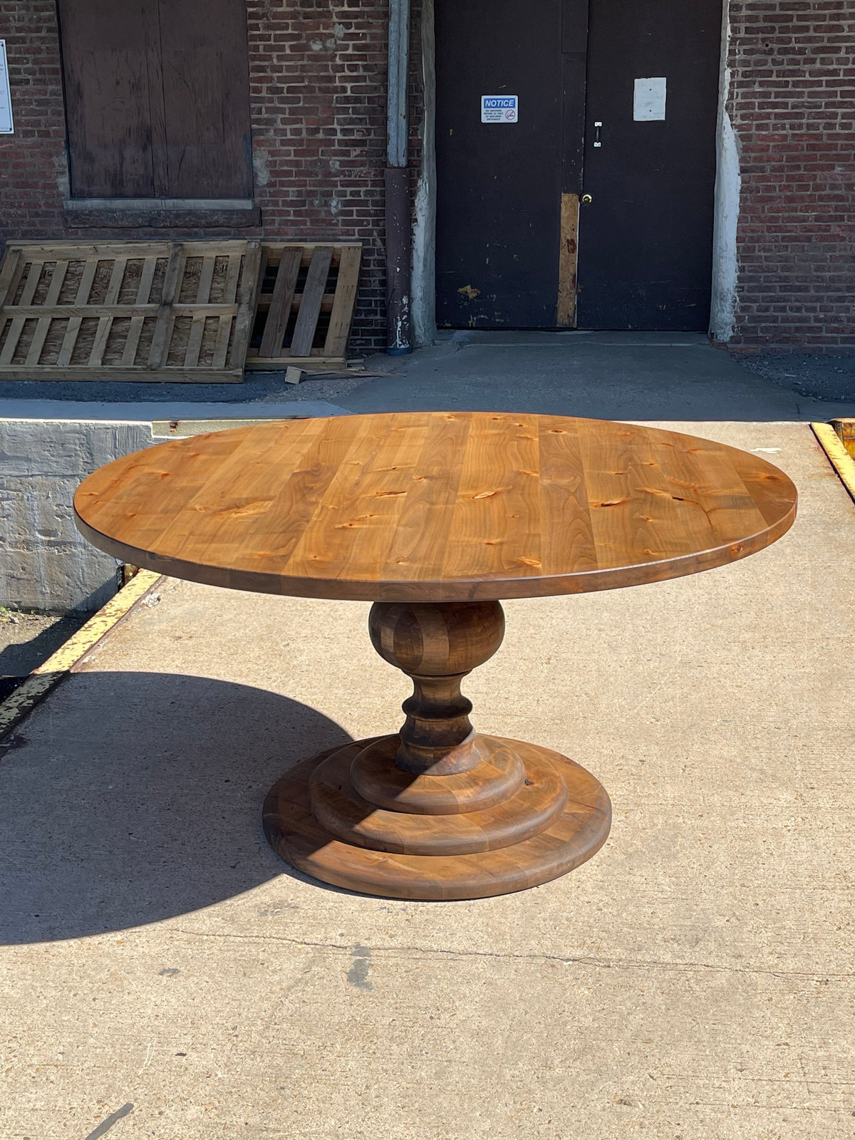 Free shipping - white oak round pedestal table